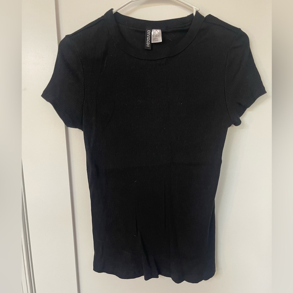 Black ribbed H&M t shirt, worn once
